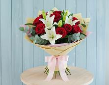 Букет цветов из:  Лилии и Розы в Онуфриево