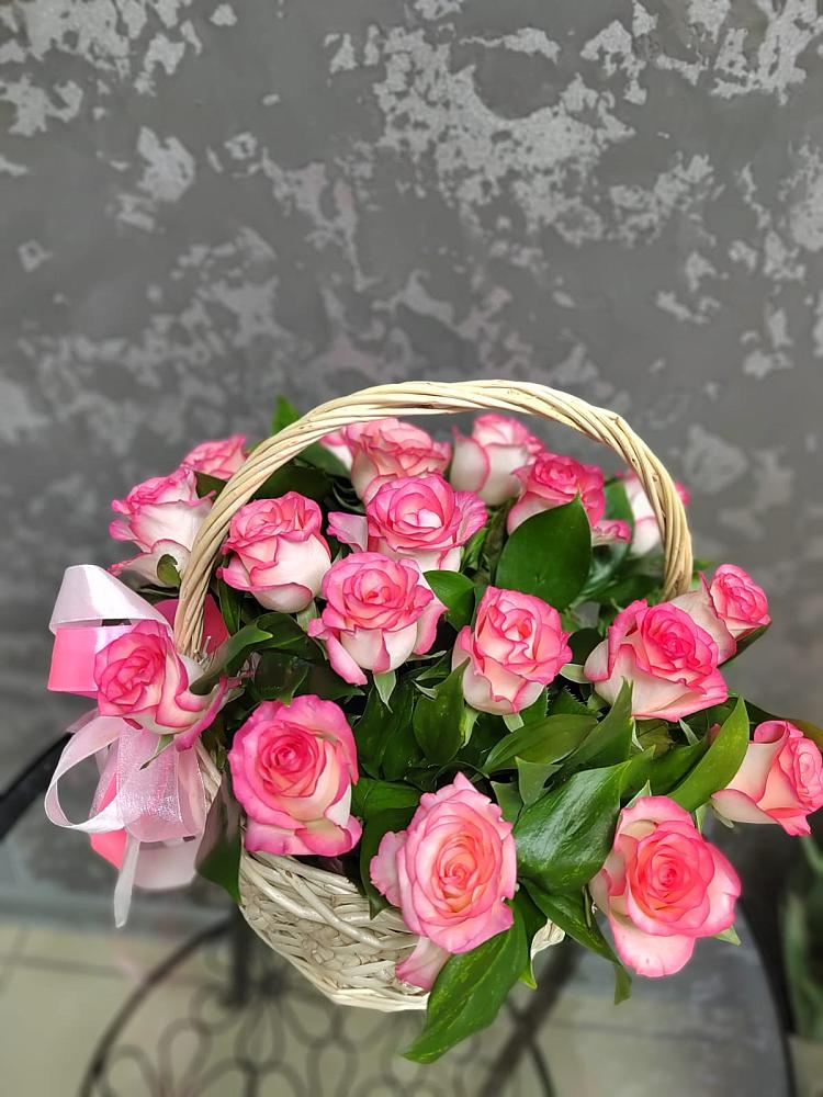 Цветочная композиция из Розы в корзине в Онуфриево