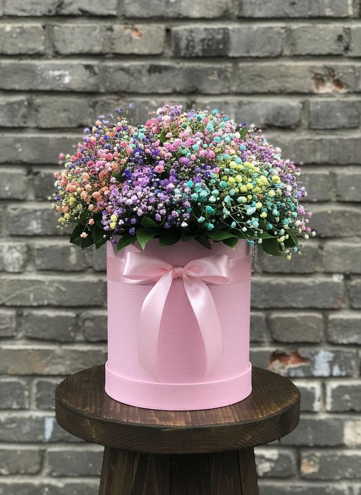 Цветочная композиция из Гипсофила и Розы в шляпной коробке в Онуфриево
