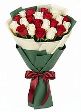 Букет Микс из красных и белых роз в Онуфриево