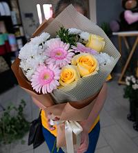 Букет цветов из:  Герберы, Розы и Хризантемы в Онуфриево