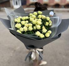 Букет Белые кустовые розы Солинеро в Онуфриево