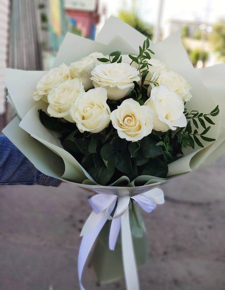 Букет Белые розы Проуд в Онуфриево
