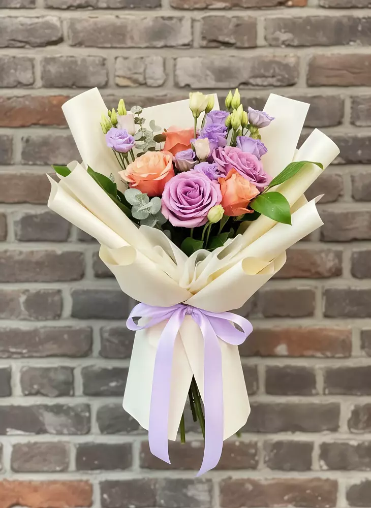 Букет цветов из: Лизиантусы и Розы в Онуфриево