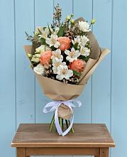 Букет цветов из:  Альстромерии, Лизиантусы, Розы и Хризантемы #REPLACE_PRED# Онуфриево