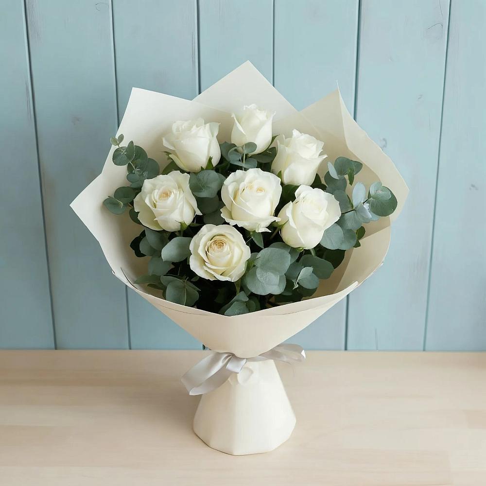 Букет Белые розы в Эвкалипте в Онуфриево