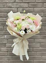 Букет цветов из:  Гвоздики, Розы, Лизиантусы и Хризантемы #REPLACE_PRED# Онуфриево