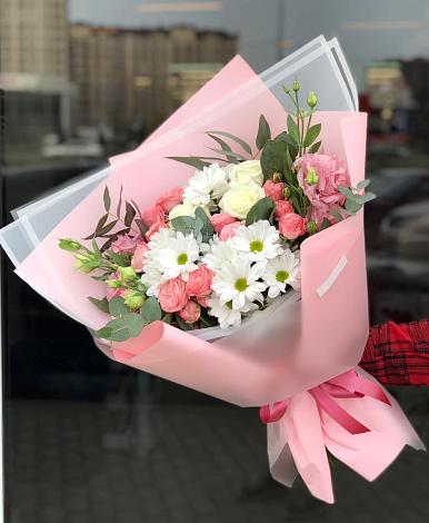 Букет цветов из: Розы, Лизиантусы и Хризантемы в Онуфриево