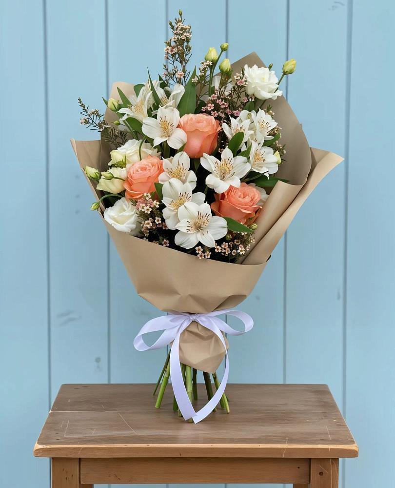 Букет цветов из: Альстромерии, Лизиантусы, Розы и Хризантемы в Онуфриево